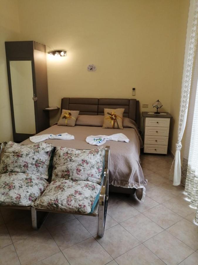 Appartement Fmr Oplonti Plinio Beb à Torre Annunziata Extérieur photo