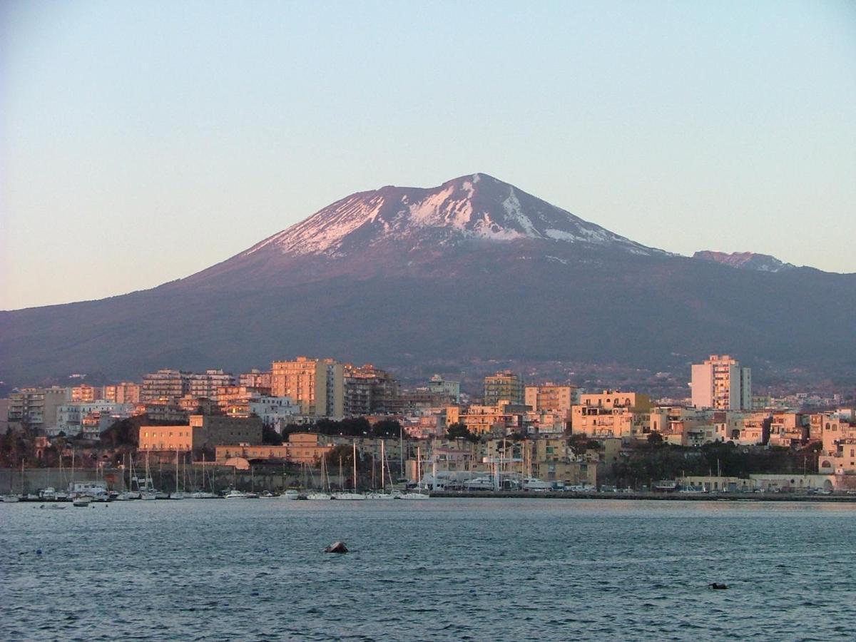Appartement Fmr Oplonti Plinio Beb à Torre Annunziata Extérieur photo
